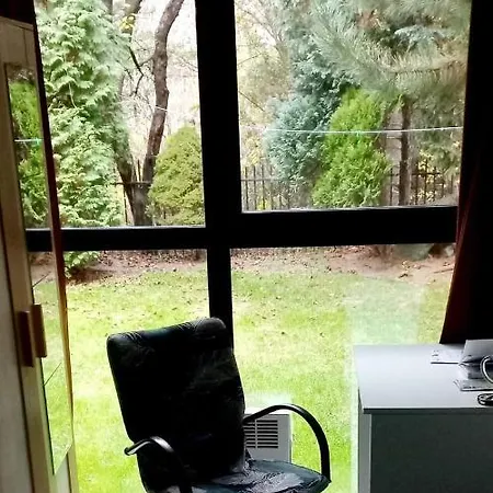 بيت ضيافة Ochota Forest وارسو